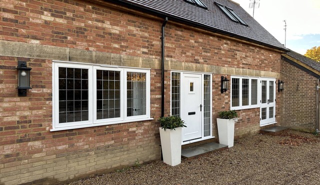 Stylish Surrey Hills house - 2 en-suite bedrooms (can +2 annex)