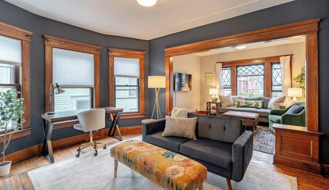 Stylish Syracuse 2nd fl 3 Bedroom in hip Westcott near SU, restaurants, coffee