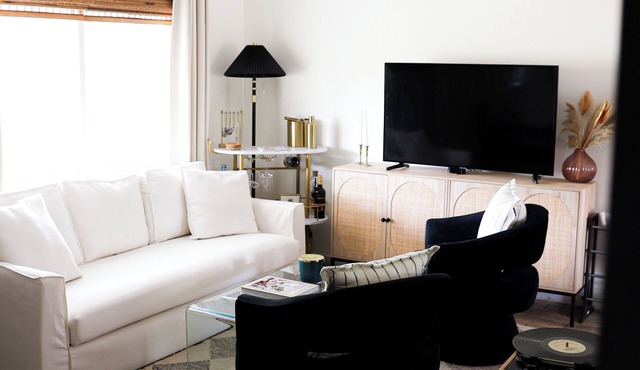 Stylish Tampa Retreat Close to Beaches, Golf & Busch Gardens