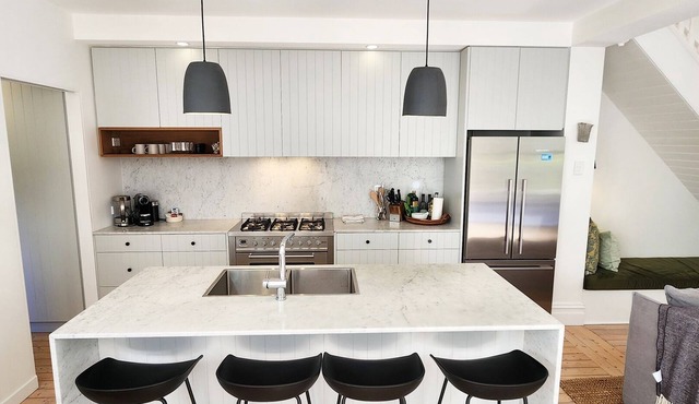 Stylish Terrace Living in Paddington's Heart - Air Con + Parking