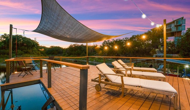 Stylish themed cabin w/hot tub, gym, sauna, and cold plunge