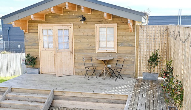 Stylish Tiny Home With Fire Pit - Central Moss Vale