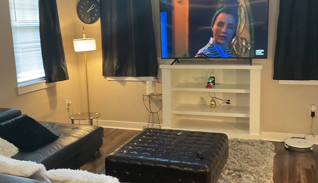 Stylish Townhome in Prime Location