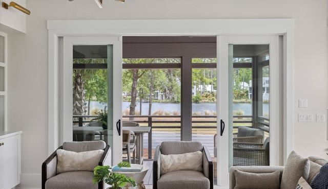 Stylish Townhome w/Elevator & Game room