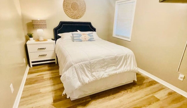 Stylish Townhouse 5 min to downtown Hammond