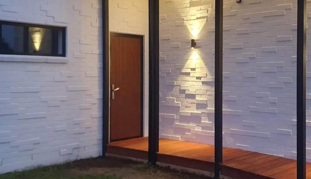 Stylish Townhouse, Centrally located.