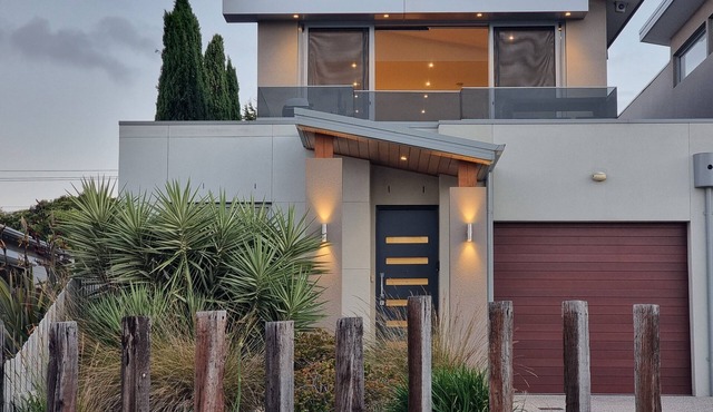 Stylish townhouse in prime location Dromana