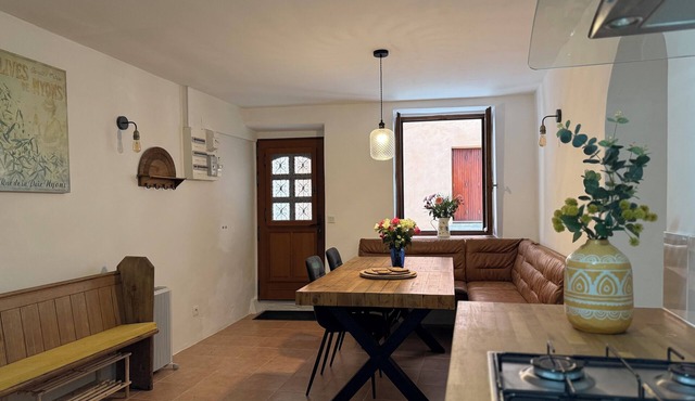 Stylish townhouse in Quillan - The heart of the Midi Pyrenees