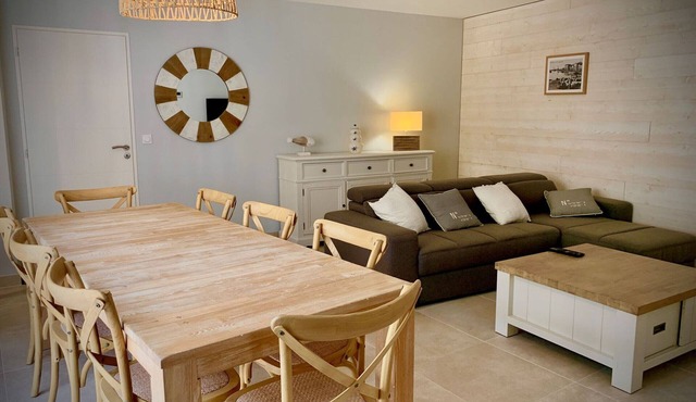 Stylish townhouse in the heart of Mèze with terrace