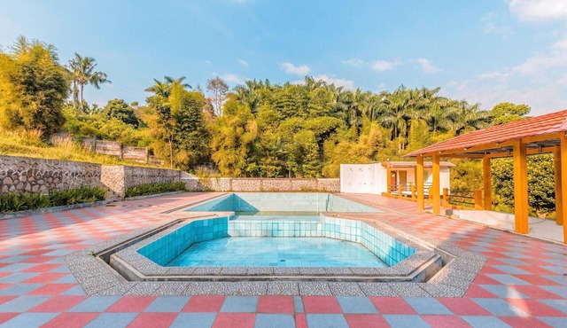 Stylish Twin Suite Escape W/Free WiFi and Parking