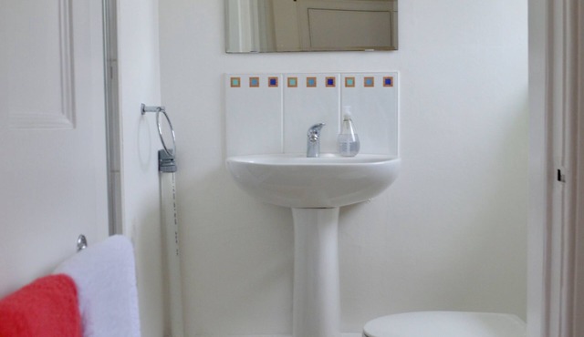 Stylish Two Bed, Bruntsfield Apartment, Edinburgh