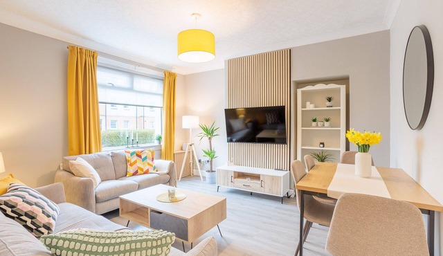 Stylish Two Bedroom Apartment in Perth, Heart of Scotland!