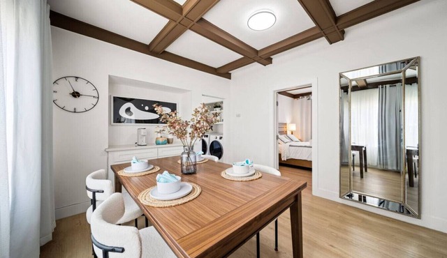 Stylish Two Bedroom home for your stay!