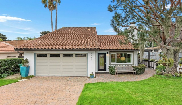 Stylish Two Bedroom House in Peaceful Neighborhood