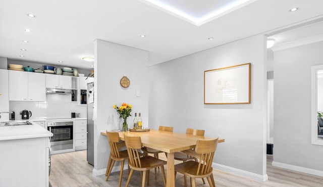 Stylish Two Bedroom Unit in Ascot