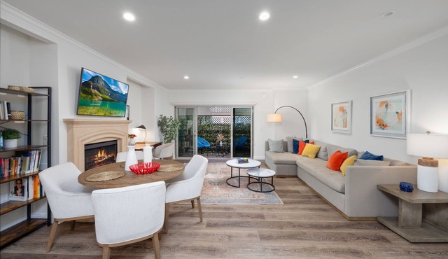 Stylish unt w/2BR 2BA w/tub jacuzzi - 1288 sq. ft
