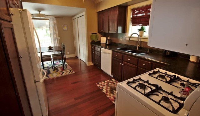 Stylish & Updated Bungalow
