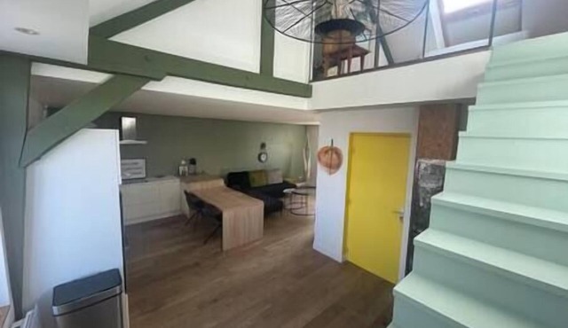 Stylish urban apartment (without children)