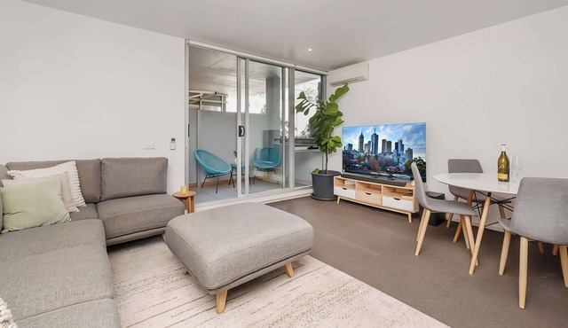 Stylish Urban Oasis In Heart Of St Kilda