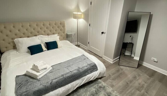 Stylish Urban Retreat 3 Bedroom Newly Remodeled