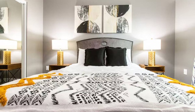 Stylish Urban Retreat – University Heights