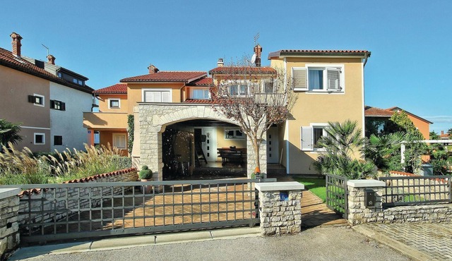 Stylish vacation apartment in a quiet location in Finida.
