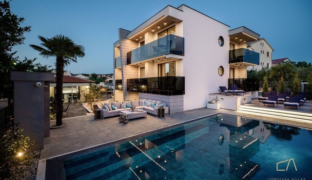 Stylish Villa Curiera in the city center with private pool and lounge on Krk