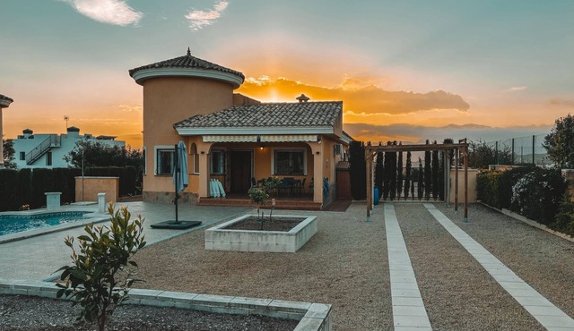 Stylish villa for 6 with private pool in quiet Busot.