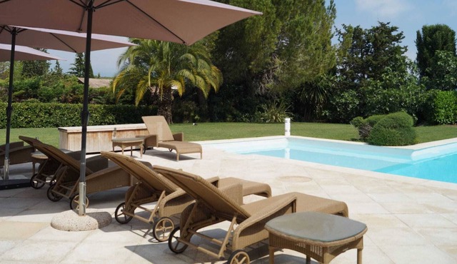 Stylish villa in Mougins with private pool