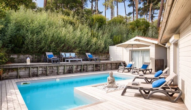 stylish villa with beautiful sea view and heated pool (May to Sept)