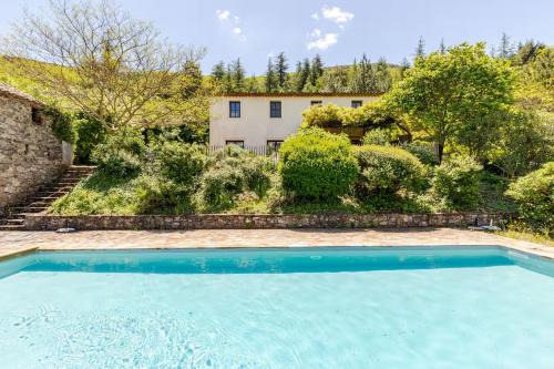 Stylish villa with large pool and stunning views