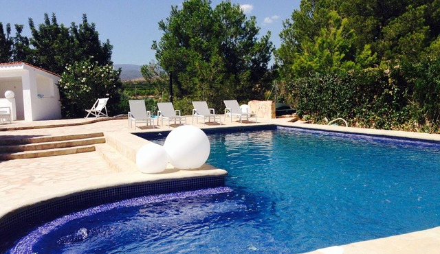 Stylish Villa with private pool and mountain view