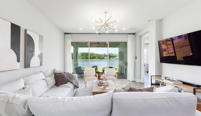 Stylish waterside retreat - springs nearby - pool and gym access - large groups