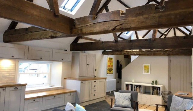 Stylish Wells penthouse with Cathedral views