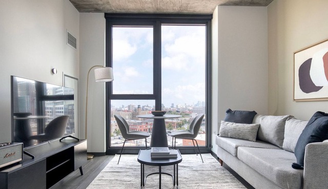Stylish West Loop 1BR w/Pool & Gym, nr Union Park, by Blueground