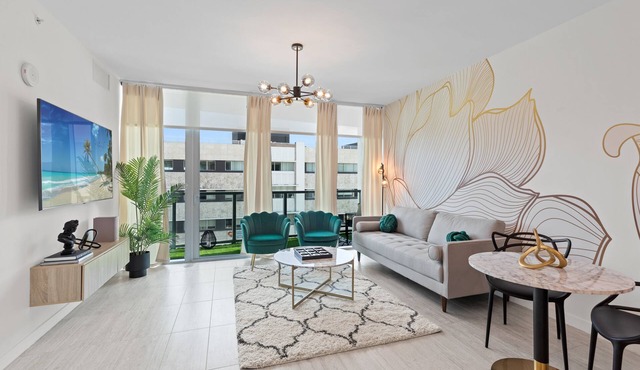 Stylish Wynwood 1BR & Guest Bed Walk to Art, Bars & Nightlife!