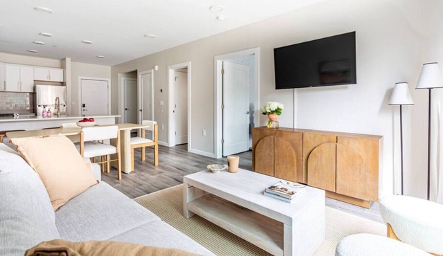 Stylish Yale at Wooster Square + Washer & Dryer