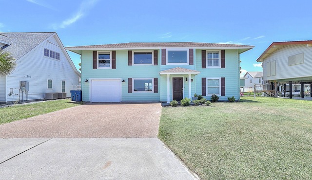 Stylishly Remodeled Home w/Canal Views & Private Deck - Near Beach