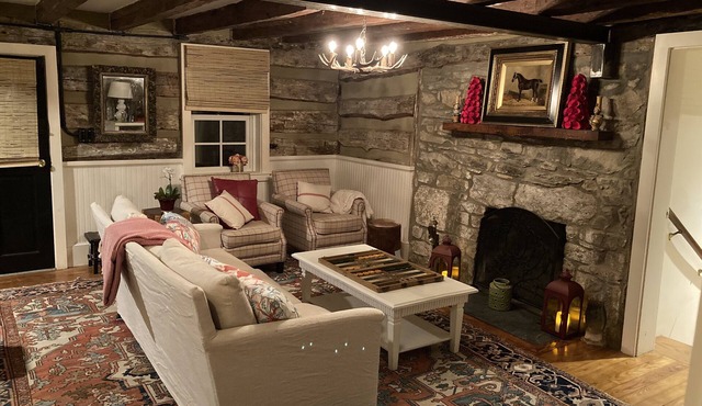 Stylishly restored 1800's historic home- heart of Virginia hunt & wine country!