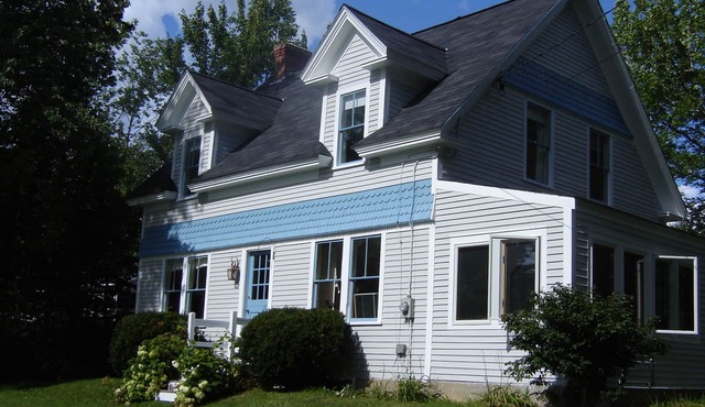 Stylishly updated waterview cottage near Penobscot Bay and Blue Hill sleeps 5
