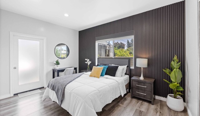 Stylist Home In Convenient Location New Listing Special Book Now!