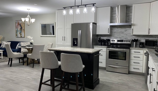 Stylist Sarasota Home near Downtown, Beaches, Airport
