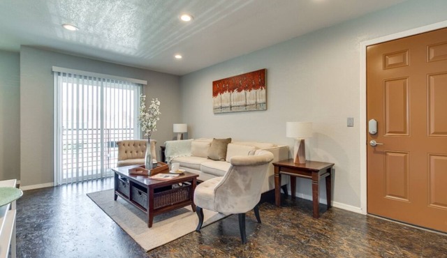 [SU 922 - 4] Graciela's Campus-close 2 bedroom luxury, Apartment near to Downtown Norman