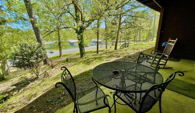 SU1 - King Studio with king bed, dining area, sleeper sofa and view of Lake Ouachita