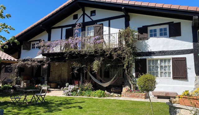 Suartehouse. Basque farmhouse in Urdaibai. 5B.