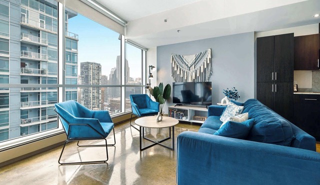 SUB-PENT House Beltline Oasis 2BR with Panoramic Glass Windows