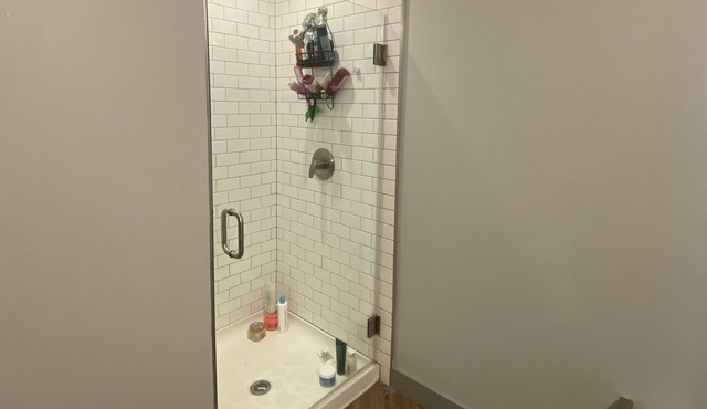 Subleasing private verve room