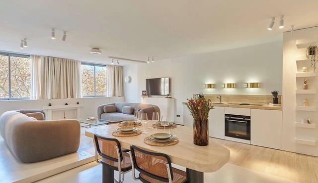Sublim apartment on Avenue Montaigne/Eiffel Tower