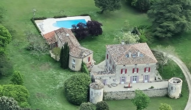 Sublime 16thC Chateau for groups
