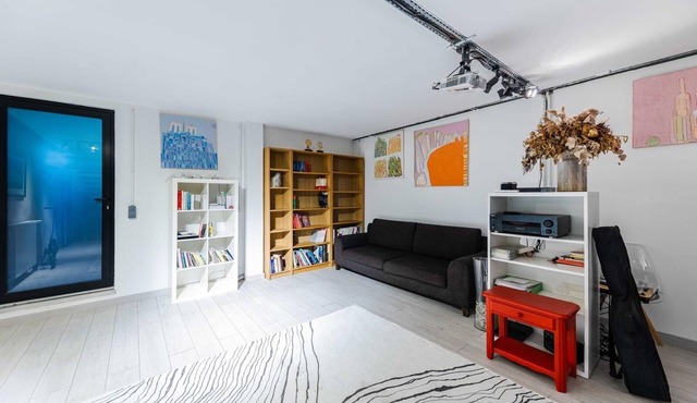 Sublime 250m² architect-designed villa on the outskirts of Paris